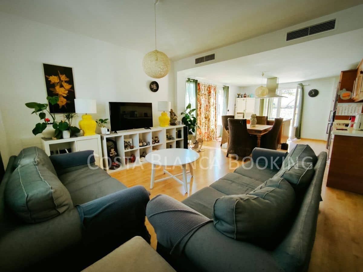 4 soveværelse Villa til salg i Alfaz del Pi / L'Alfas del Pi - € 398.000 (Ref: 9582842)