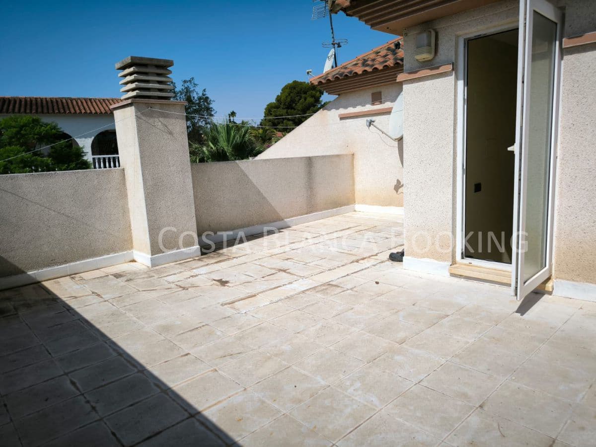 4 soveværelse Villa til salg i Alfaz del Pi / L'Alfas del Pi - € 398.000 (Ref: 9582842)