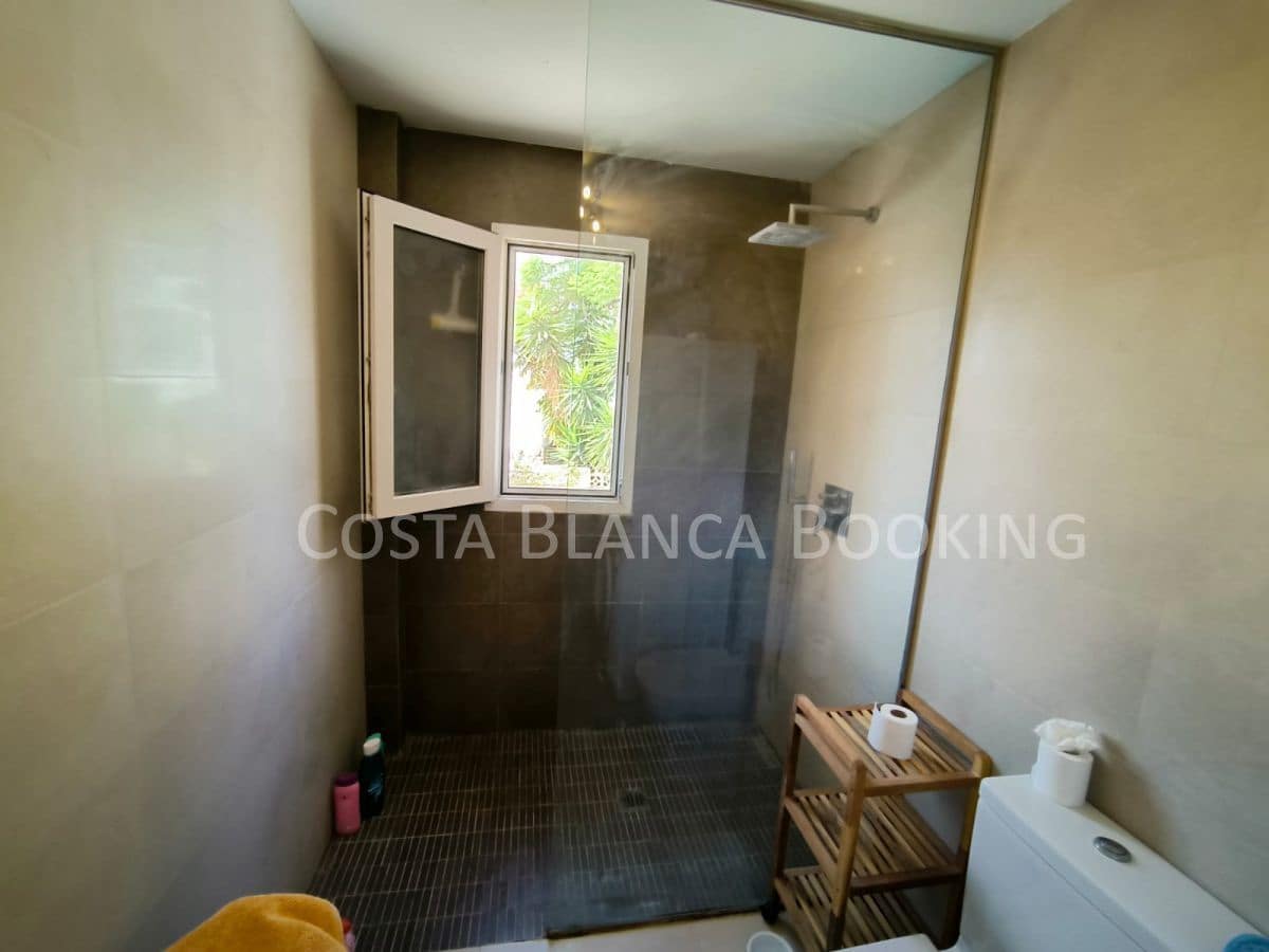 4 bedroom Villa for sale in Alfaz del Pi / L'Alfas del Pi - € 398,000 (Ref: 9582842)