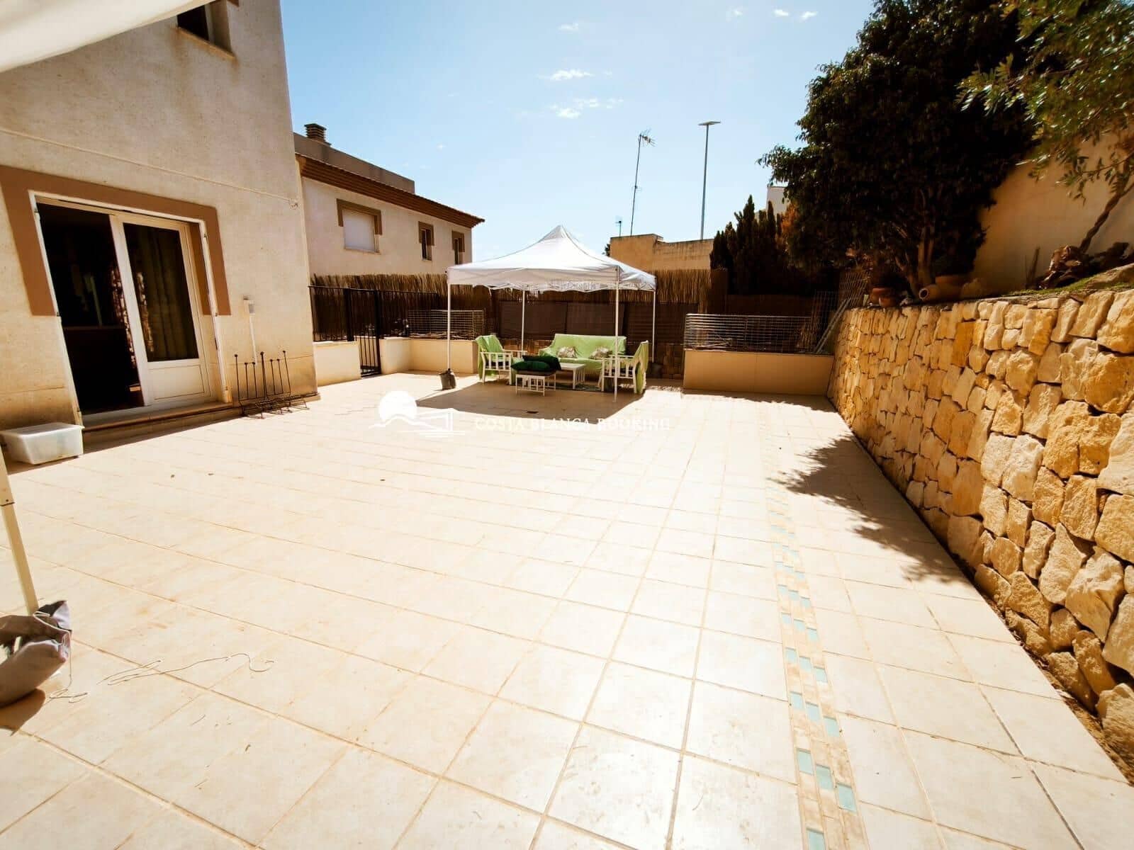 Chalet de 4 habitaciones en Alfaz del Pi / L'Alfàs del Pi en venta con piscina garaje - 398.000 € (Ref: 9582842)