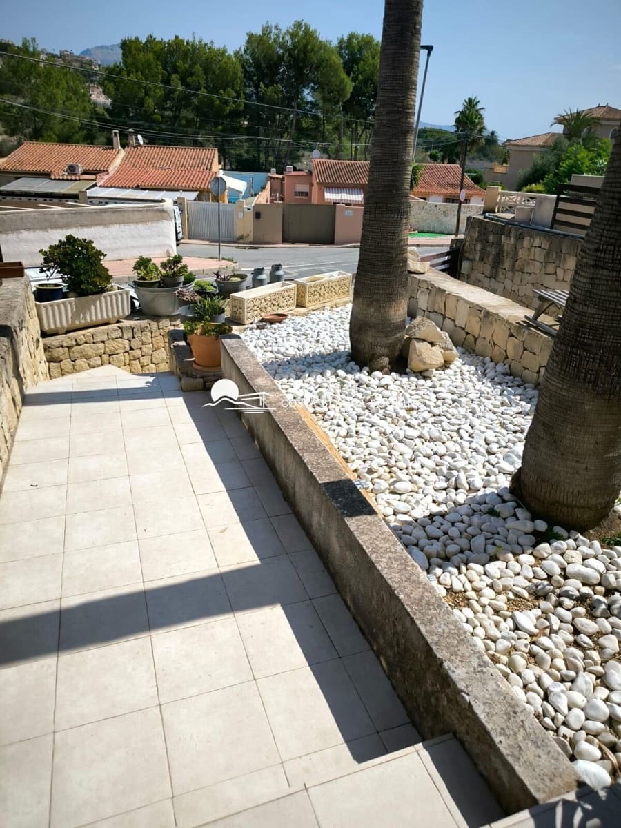 Chalet de 4 habitaciones en Alfaz del Pi / L'Alfàs del Pi en venta con piscina garaje - 398.000 € (Ref: 9582842)