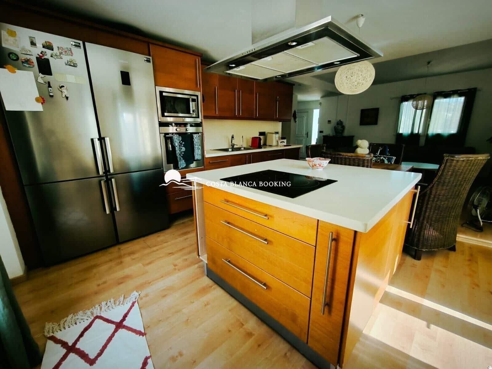 Chalet de 4 habitaciones en Alfaz del Pi / L'Alfàs del Pi en venta con piscina garaje - 398.000 € (Ref: 9582842)