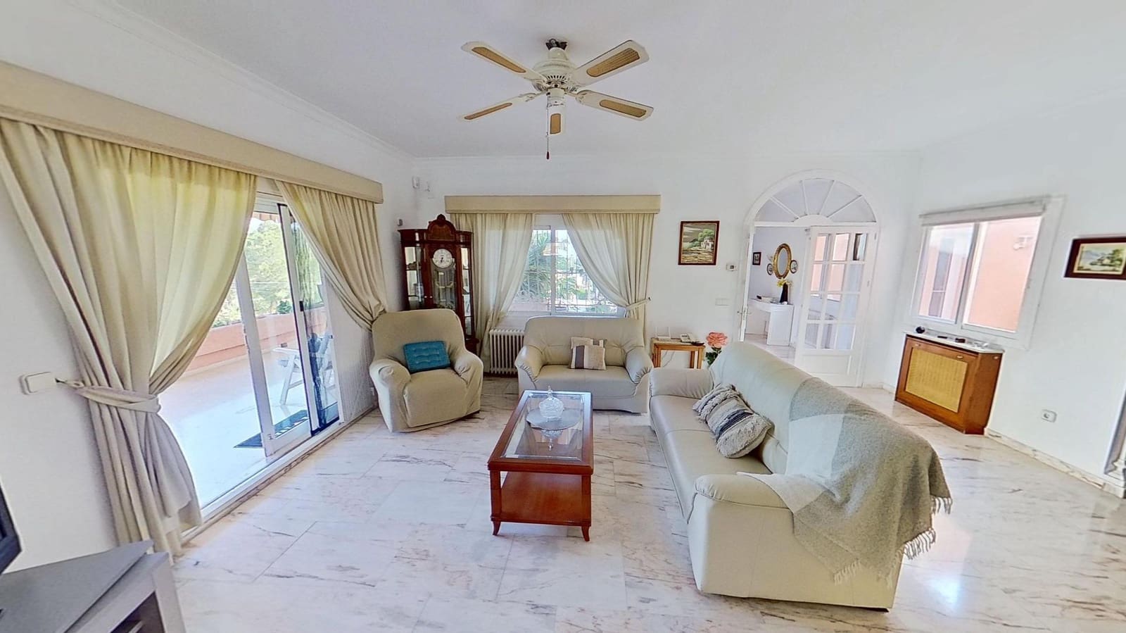 4 slaapkamer Villa te koop in Albir met zwembad garage - € 620.000 (Ref: 9582843)