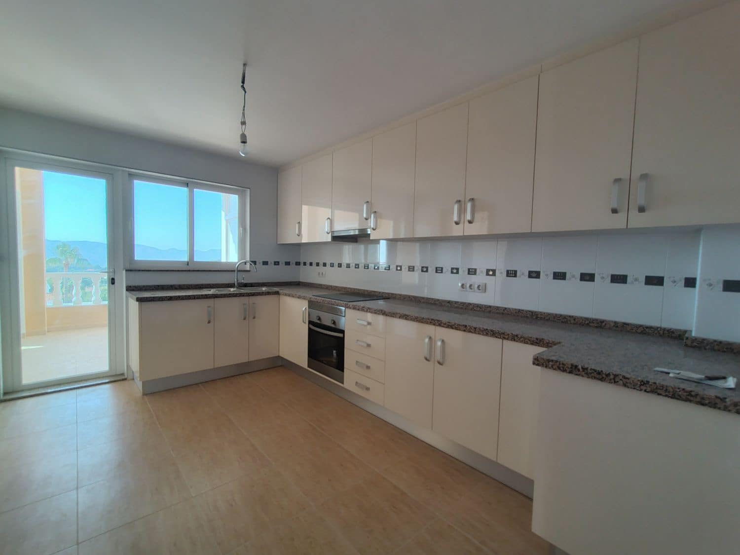 4 bedroom Villa for sale in Alfaz del Pi / L'Alfas del Pi - € 740,000 (Ref: 9582853)