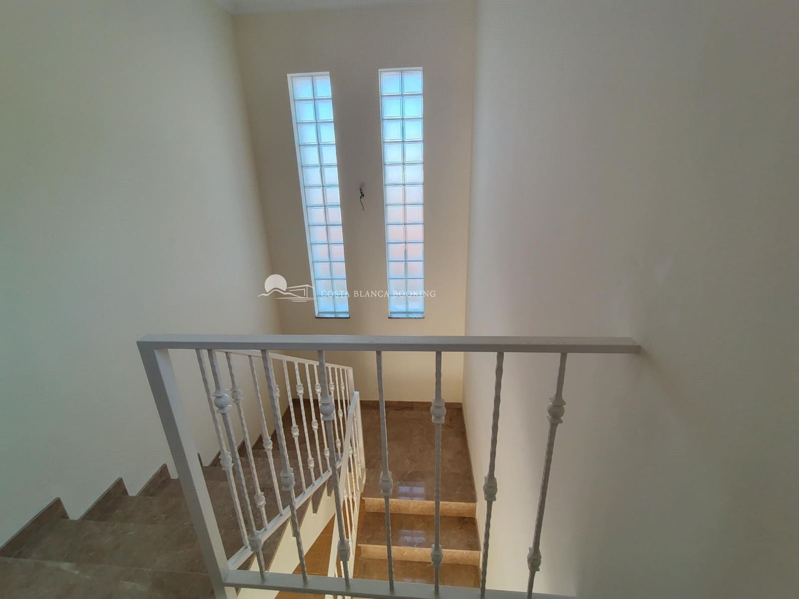 4 soverom Villa til salgs i Alfaz del Pi / L'Alfas del Pi med svømmebasseng garasje - € 740 000 (Ref: 9582853)