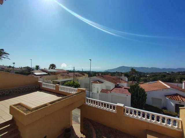 4 soveværelse Villa til salg i Alfaz del Pi / L'Alfàs del Pi med swimmingpool garage - € 740.000 (Ref: 9582853)