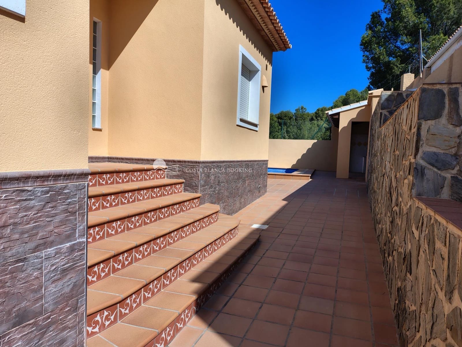 4 soverom Villa til salgs i Alfaz del Pi / L'Alfas del Pi med svømmebasseng garasje - € 740 000 (Ref: 9582853)
