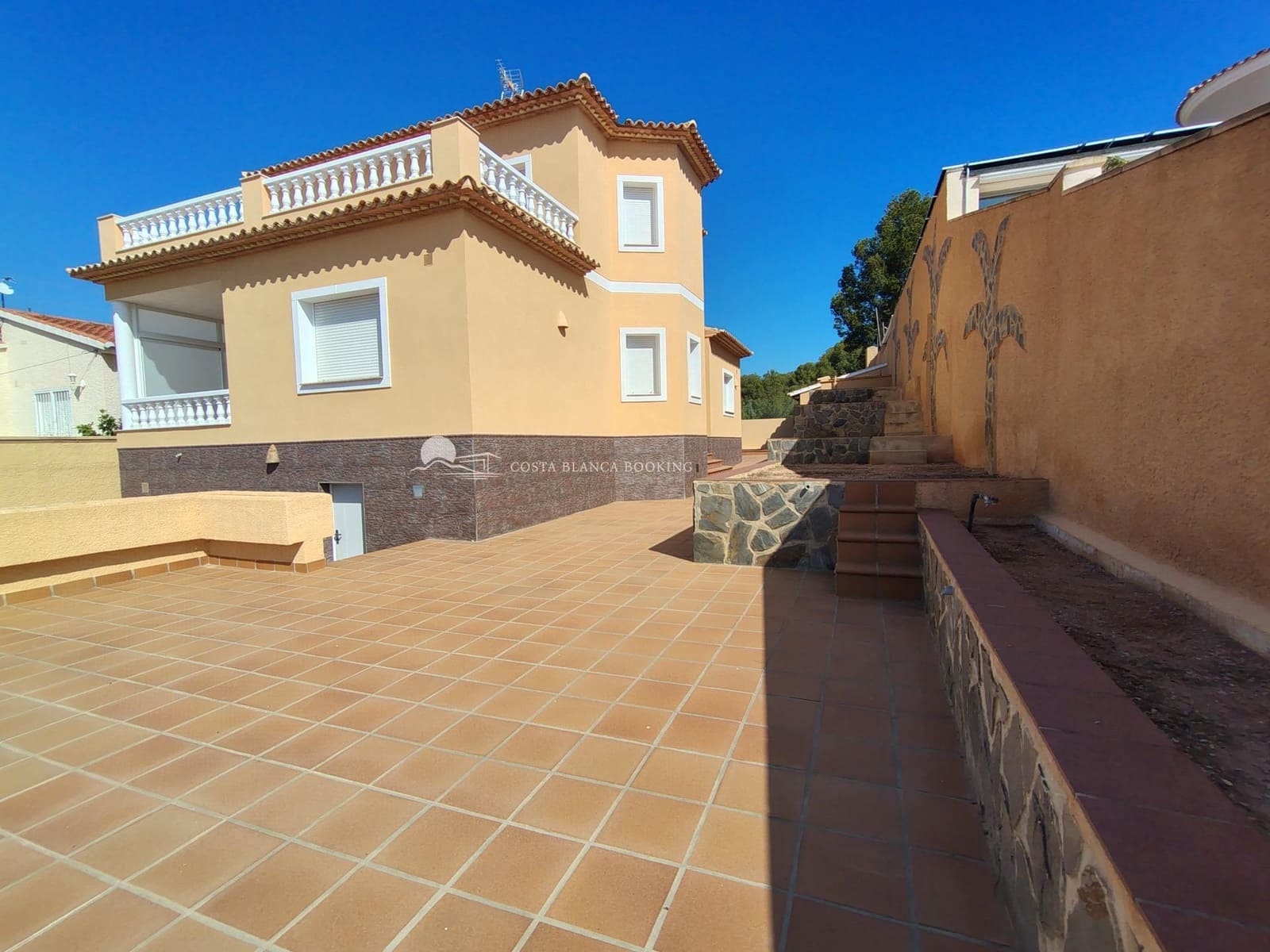 4 soverom Villa til salgs i Alfaz del Pi / L'Alfas del Pi med svømmebasseng garasje - € 740 000 (Ref: 9582853)