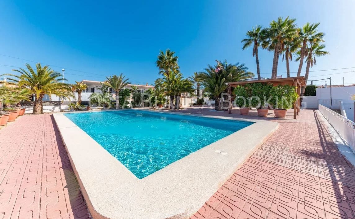 5 bedroom Villa for sale in La Villajoyosa / Vila Joiosa - € 1,100,000 (Ref: 9582854)