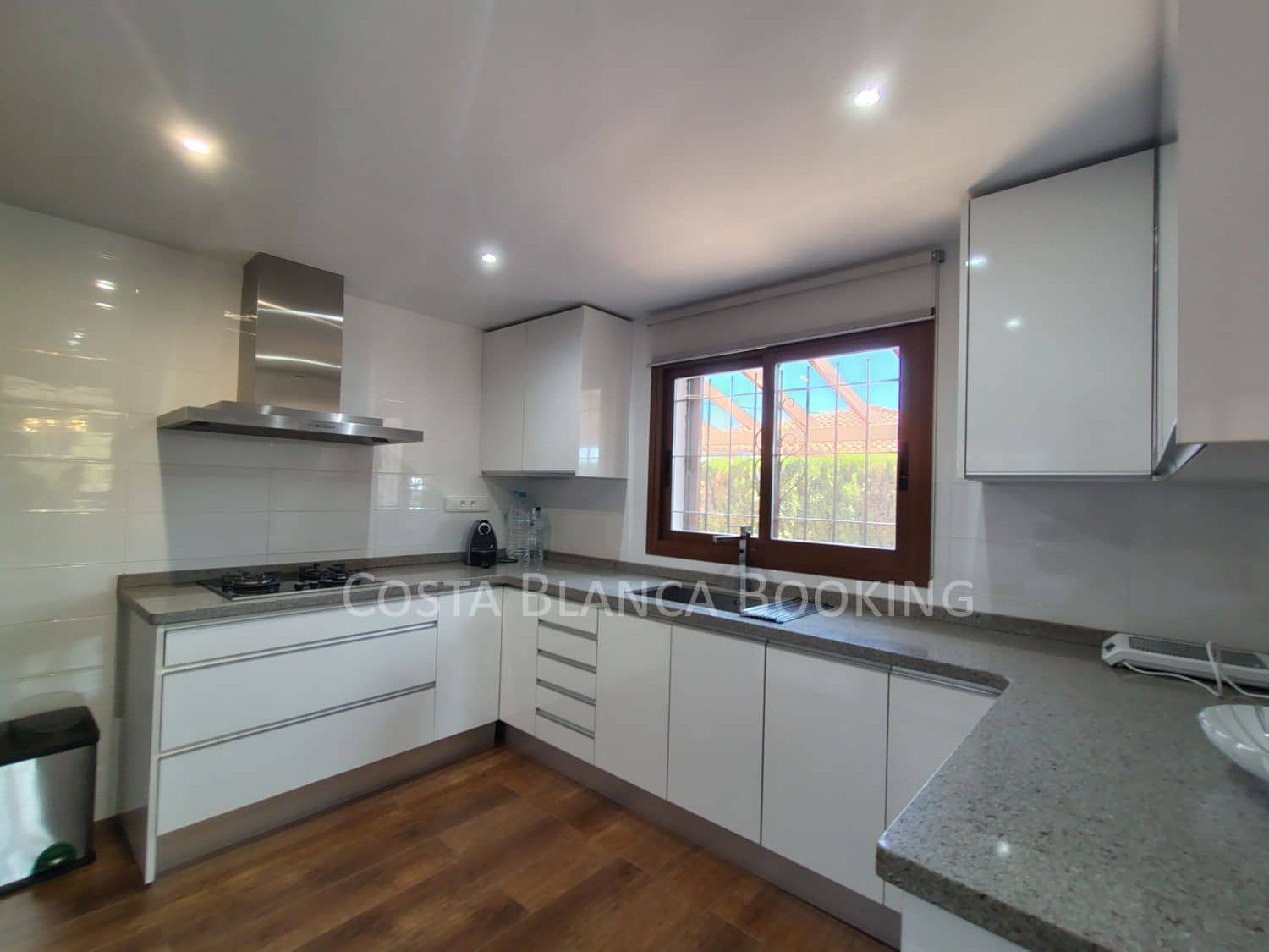 5 bedroom Villa for sale in La Villajoyosa / Vila Joiosa - € 1,100,000 (Ref: 9582854)