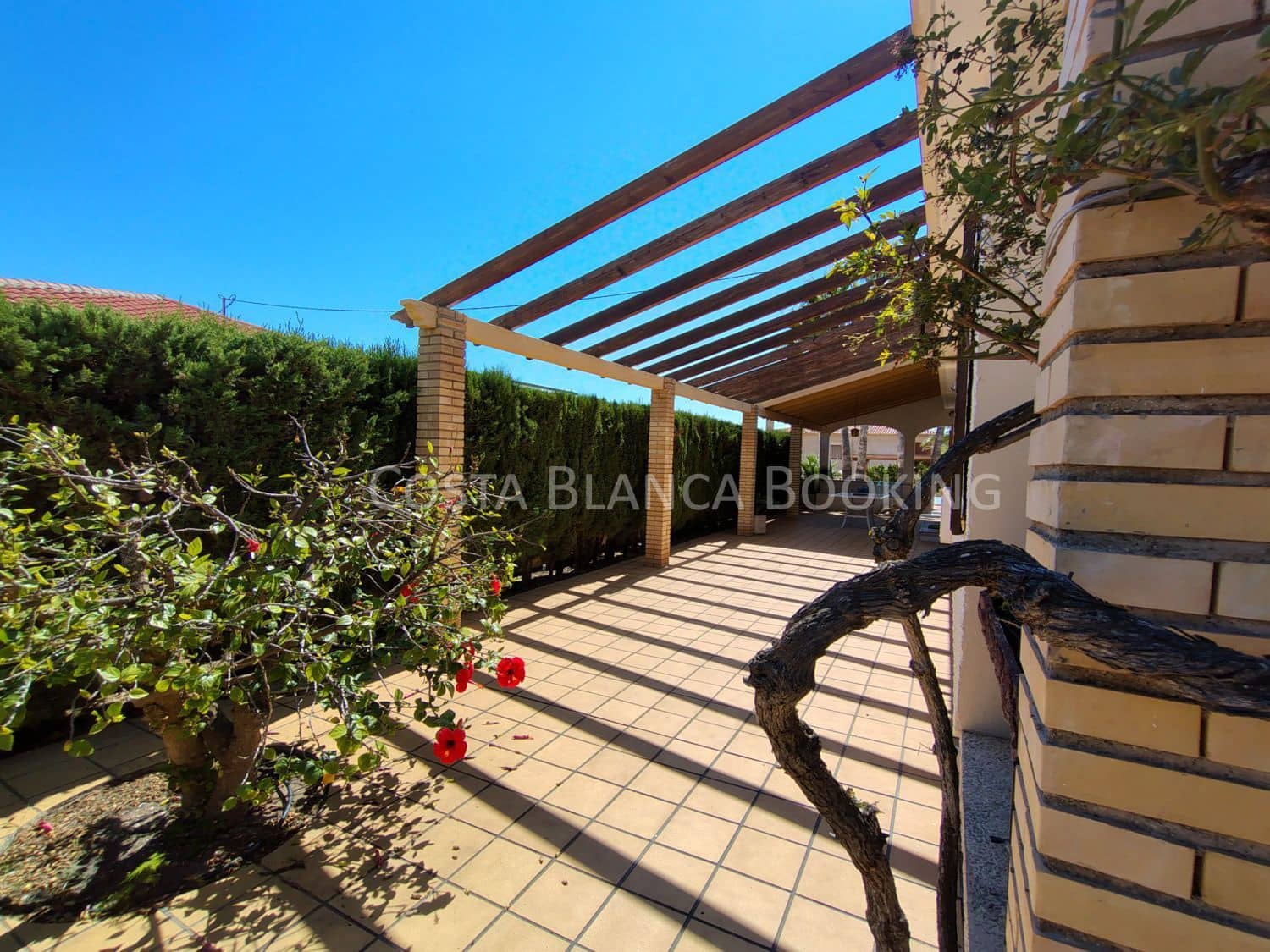 5 bedroom Villa for sale in La Villajoyosa / Vila Joiosa - € 1,100,000 (Ref: 9582854)