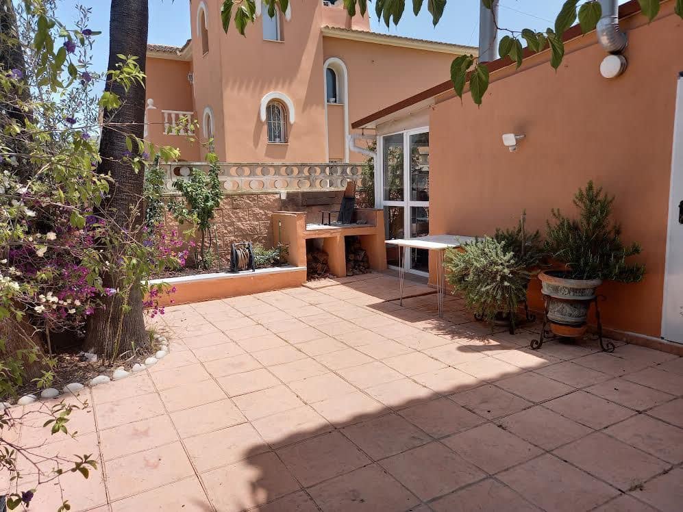 4 sovrum Villa till salu i Albir - 665 000 € (Ref: 9582861)