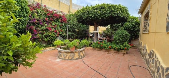 Chalet de 3 habitaciones en La Nucia en venta con garaje - 355.000 € (Ref: 9582863)