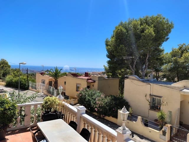 Chalet de 3 habitaciones en La Nucia en venta con garaje - 355.000 € (Ref: 9582863)