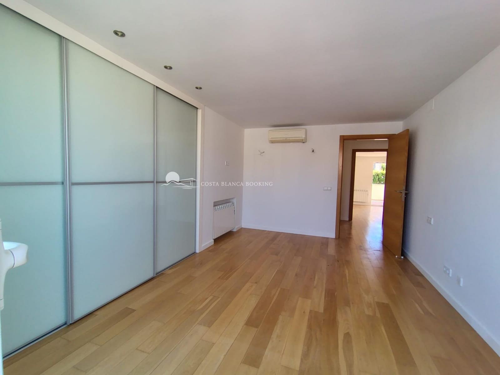 4 bedroom Semi-detached Villa for sale in Albir with pool garage - € 750,000 (Ref: 9582864)