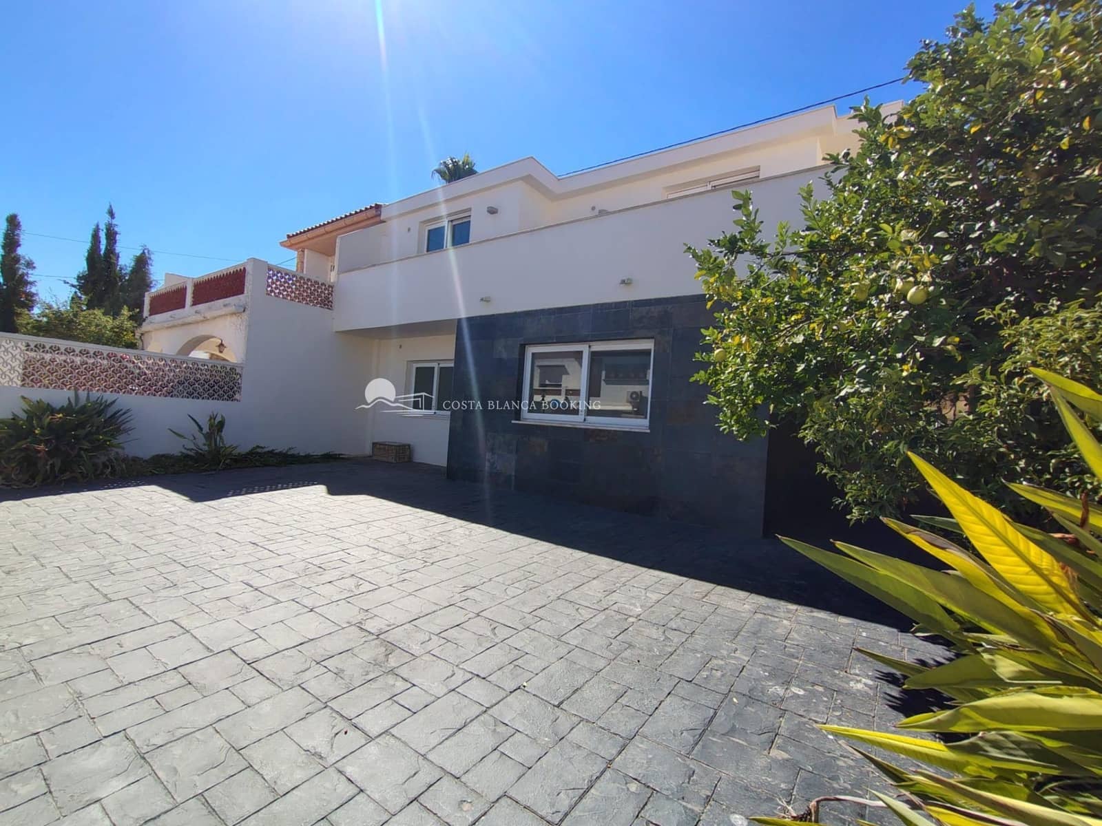 4 bedroom Semi-detached Villa for sale in Albir with pool garage - € 750,000 (Ref: 9582864)