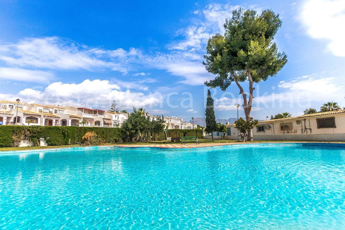 3 chambre Bungalow à vendre à Alfaz del Pi / L'Alfas del Pi - 375 000 € (Ref: 9582867)