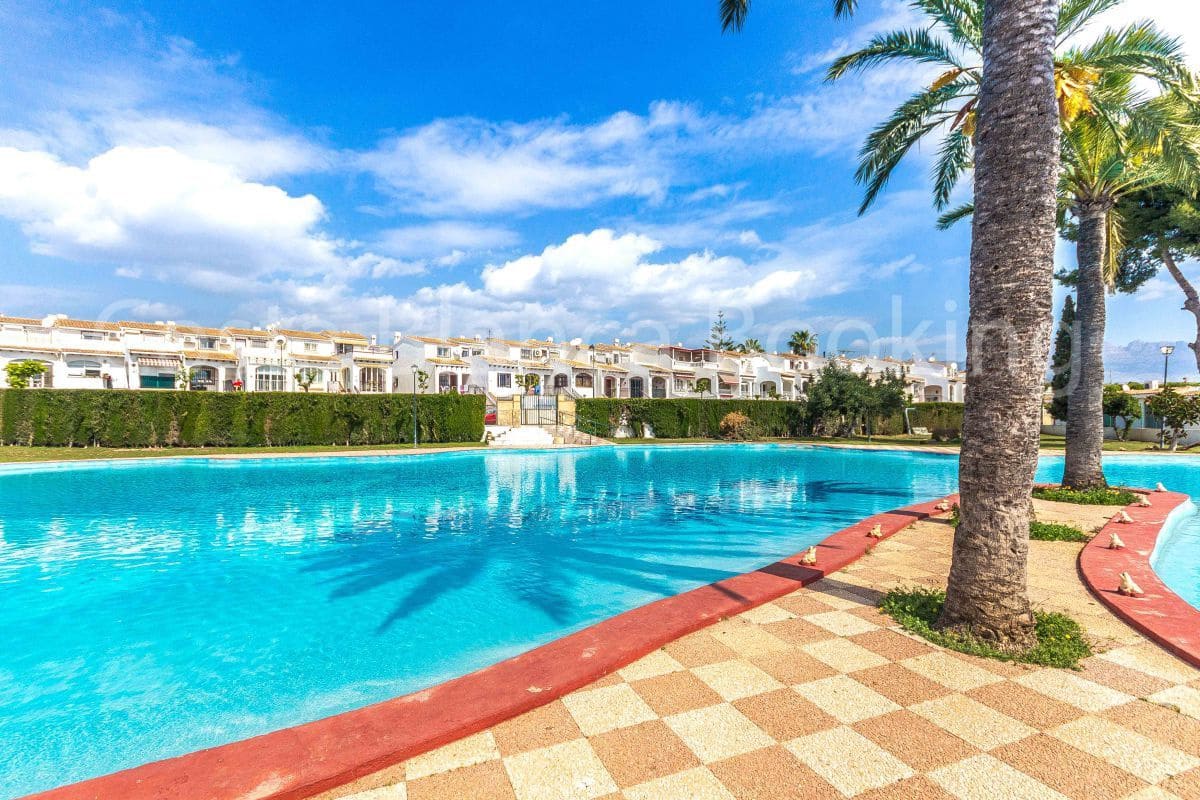 3 chambre Bungalow à vendre à Alfaz del Pi / L'Alfas del Pi - 375 000 € (Ref: 9582867)