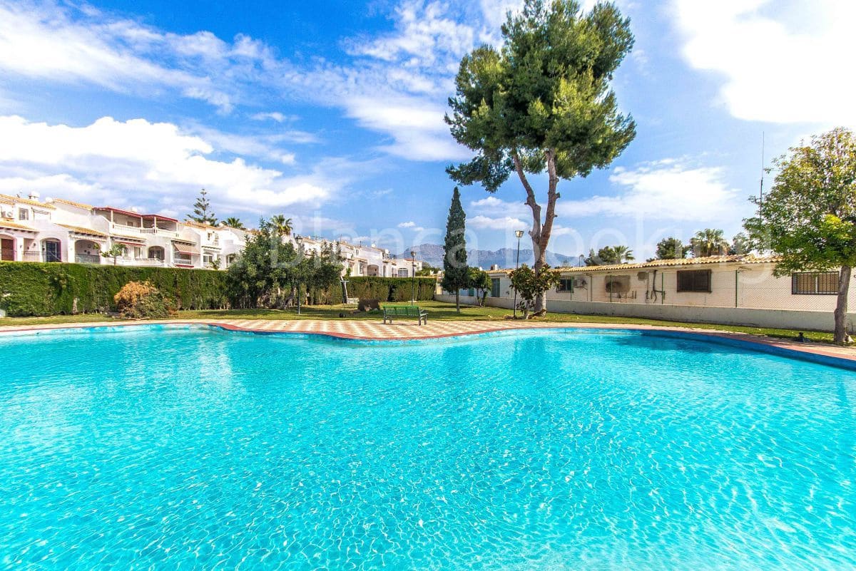 3 chambre Bungalow à vendre à Alfaz del Pi / L'Alfas del Pi - 375 000 € (Ref: 9582867)