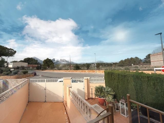 Bungalow de 3 habitaciones en Alfaz del Pi / L'Alfàs del Pi en venta con piscina garaje - 375.000 € (Ref: 9582867)
