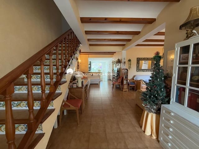 Bungalow de 3 habitaciones en Alfaz del Pi / L'Alfàs del Pi en venta con piscina garaje - 375.000 € (Ref: 9582867)