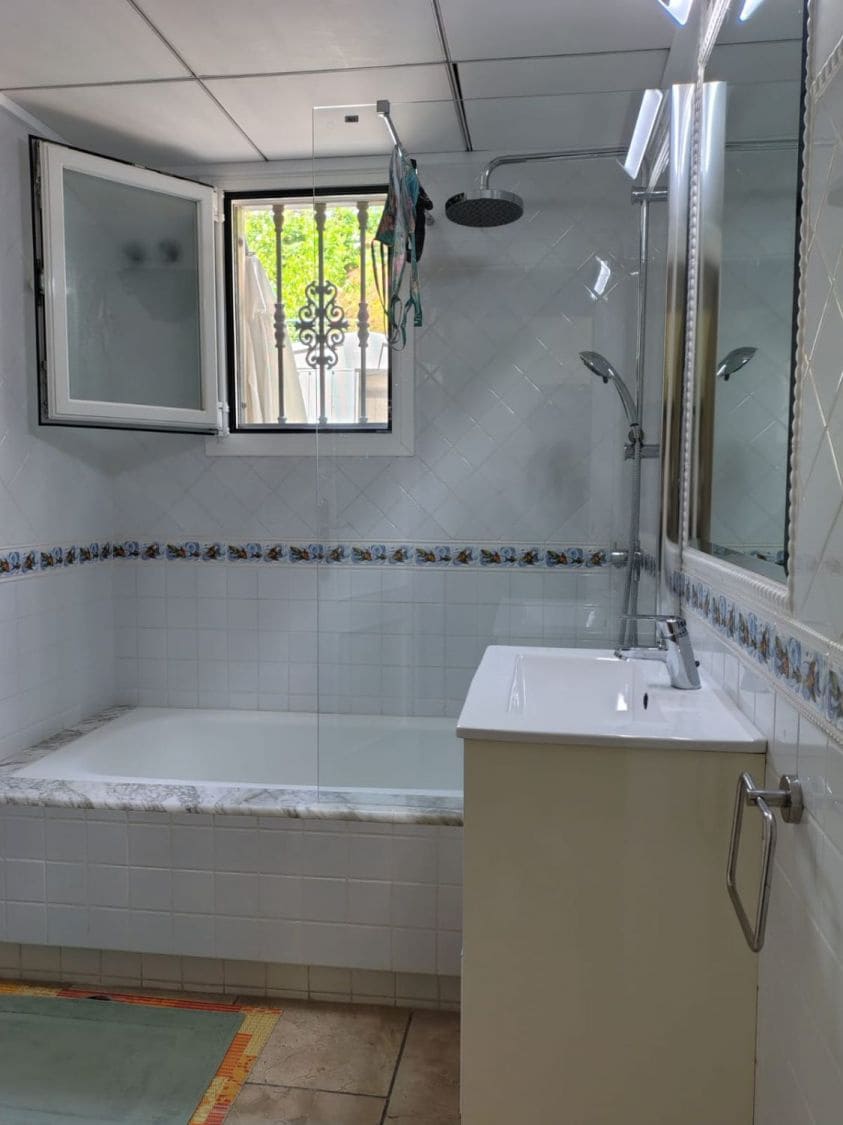 9 Zimmer Villa zu verkaufen in Alfaz del Pi / L'Alfas del Pi - 1.075.000 € (Ref: 9582871)