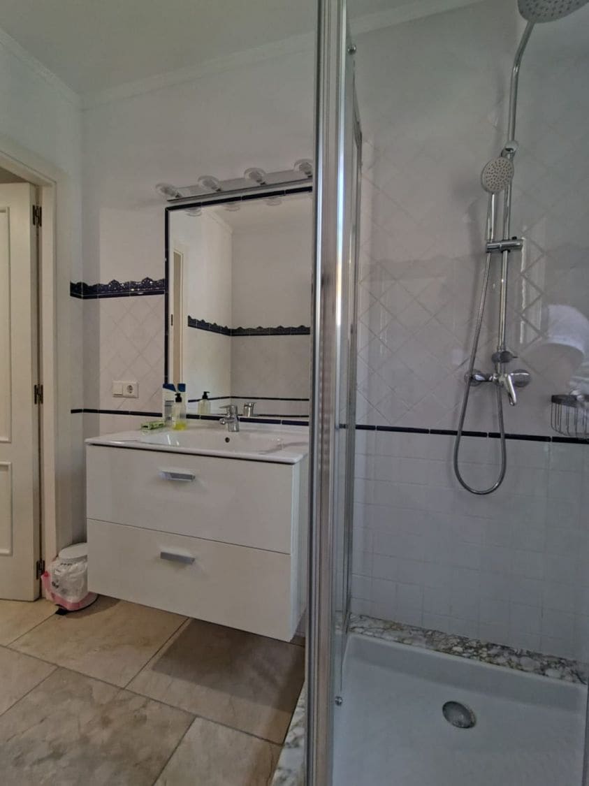 9 Zimmer Villa zu verkaufen in Alfaz del Pi / L'Alfas del Pi - 1.075.000 € (Ref: 9582871)