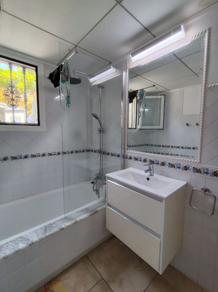 9 Zimmer Villa zu verkaufen in Alfaz del Pi / L'Alfas del Pi - 1.075.000 € (Ref: 9582871)