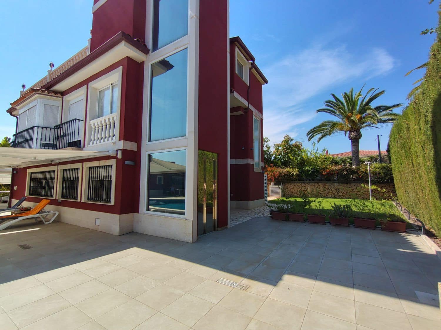 9 Zimmer Villa zu verkaufen in Alfaz del Pi / L'Alfas del Pi - 1.075.000 € (Ref: 9582871)