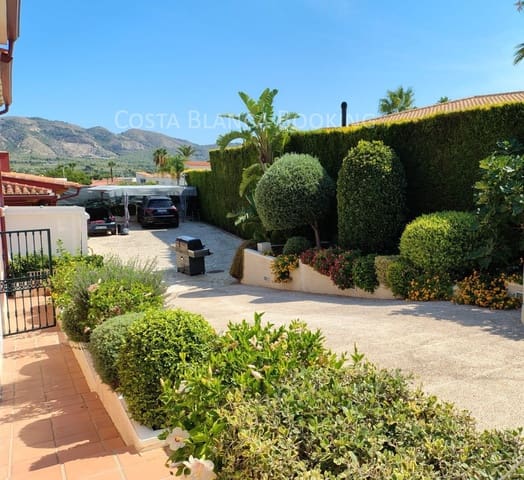 9 Zimmer Villa zu verkaufen in Alfaz del Pi / L'Alfàs del Pi - 1.075.000 € (Ref: 9582871)