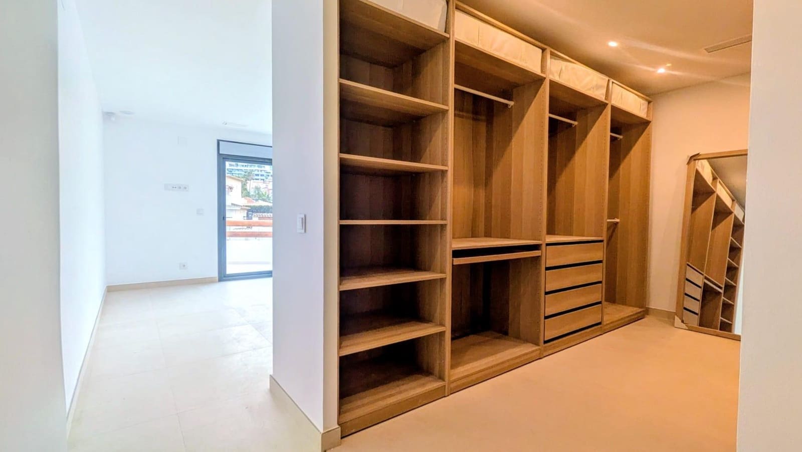 4 bedroom Villa for sale in Albir - € 1,195,000 (Ref: 9582872)