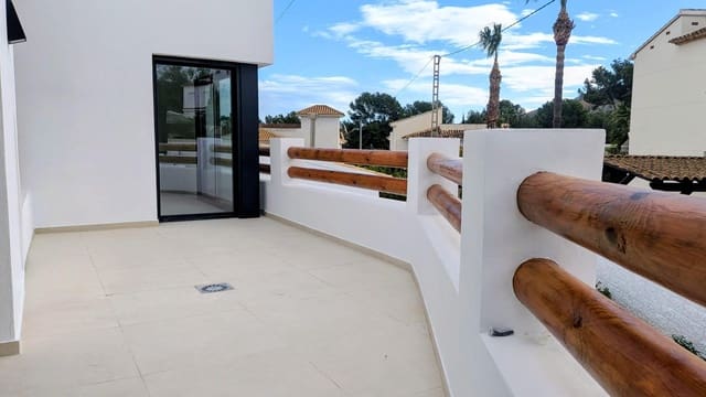 4 sypialnia Willa na sprzedaż w Albir, Alfaz del Pi / L'Alfàs del Pi z basenem garażem - 1 195 000 € (Ref: 9582872)