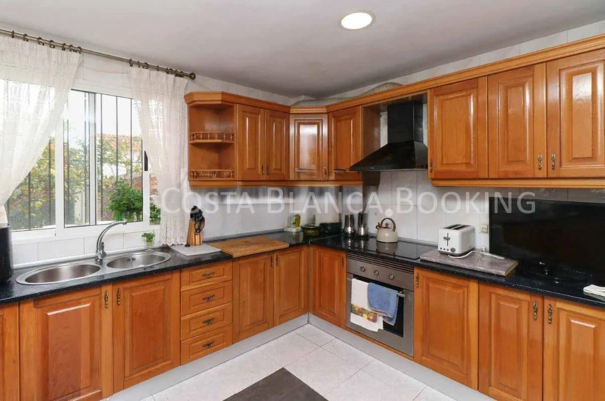 4 soveværelse Villa til salg i Alfaz del Pi / L'Alfas del Pi med garage - € 439.000 (Ref: 9582875)