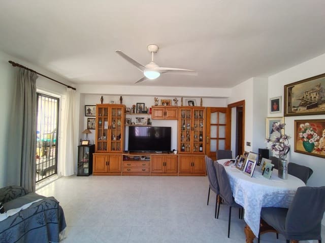 4 soveværelse Villa til salg i Alfaz del Pi / L'Alfàs del Pi med garage - € 439.000 (Ref: 9582875)