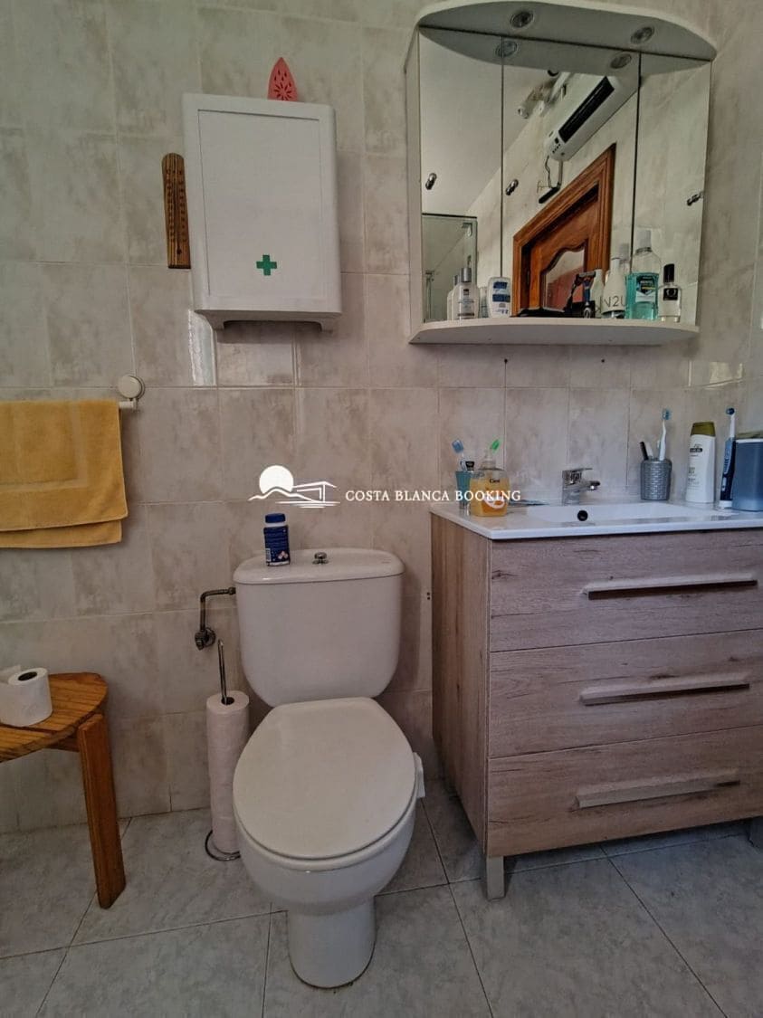 4 bedroom Villa for sale in Alfaz del Pi / L'Alfas del Pi with garage - € 439,000 (Ref: 9582875)