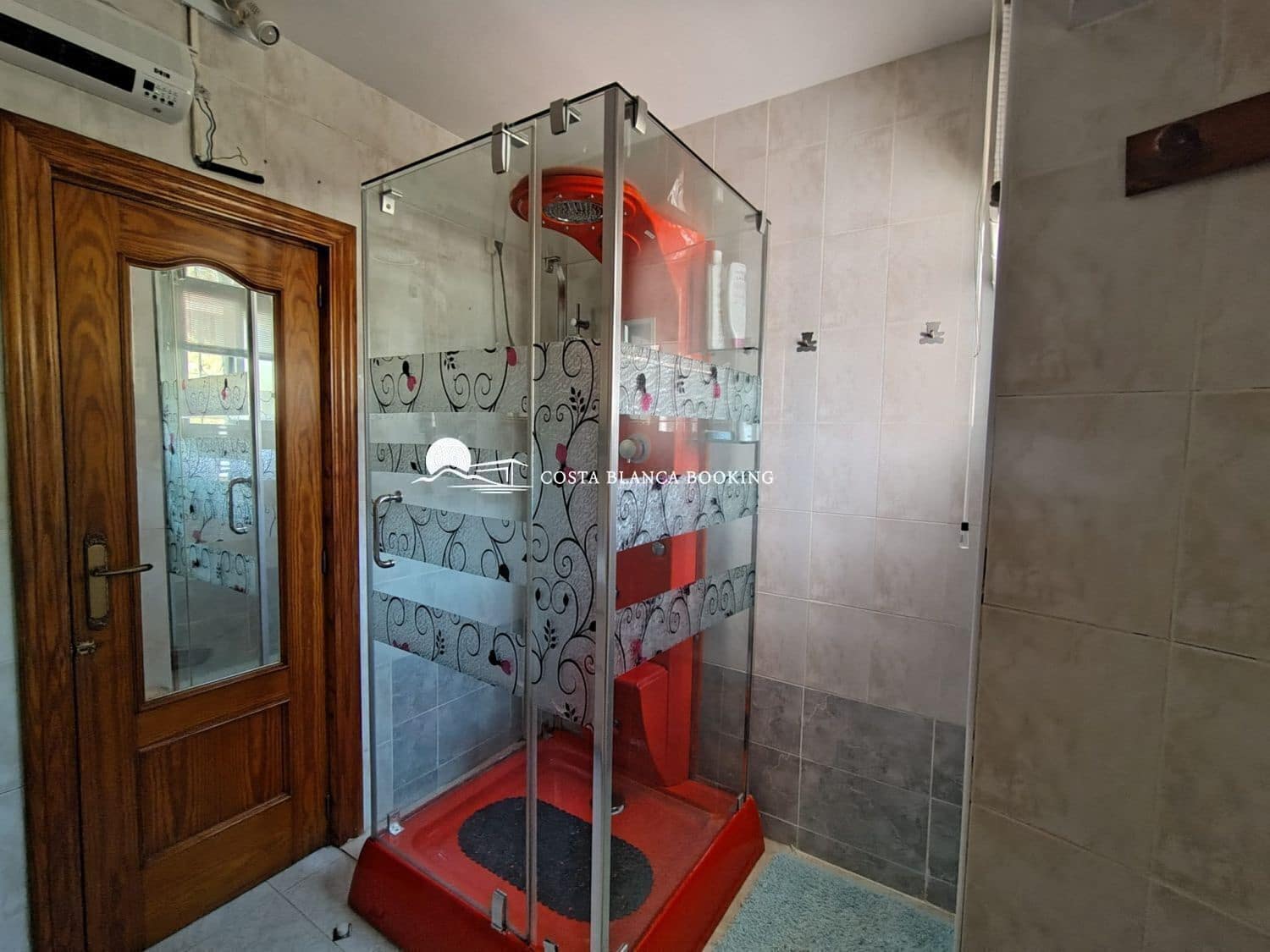 4 bedroom Villa for sale in Alfaz del Pi / L'Alfas del Pi with garage - € 439,000 (Ref: 9582875)