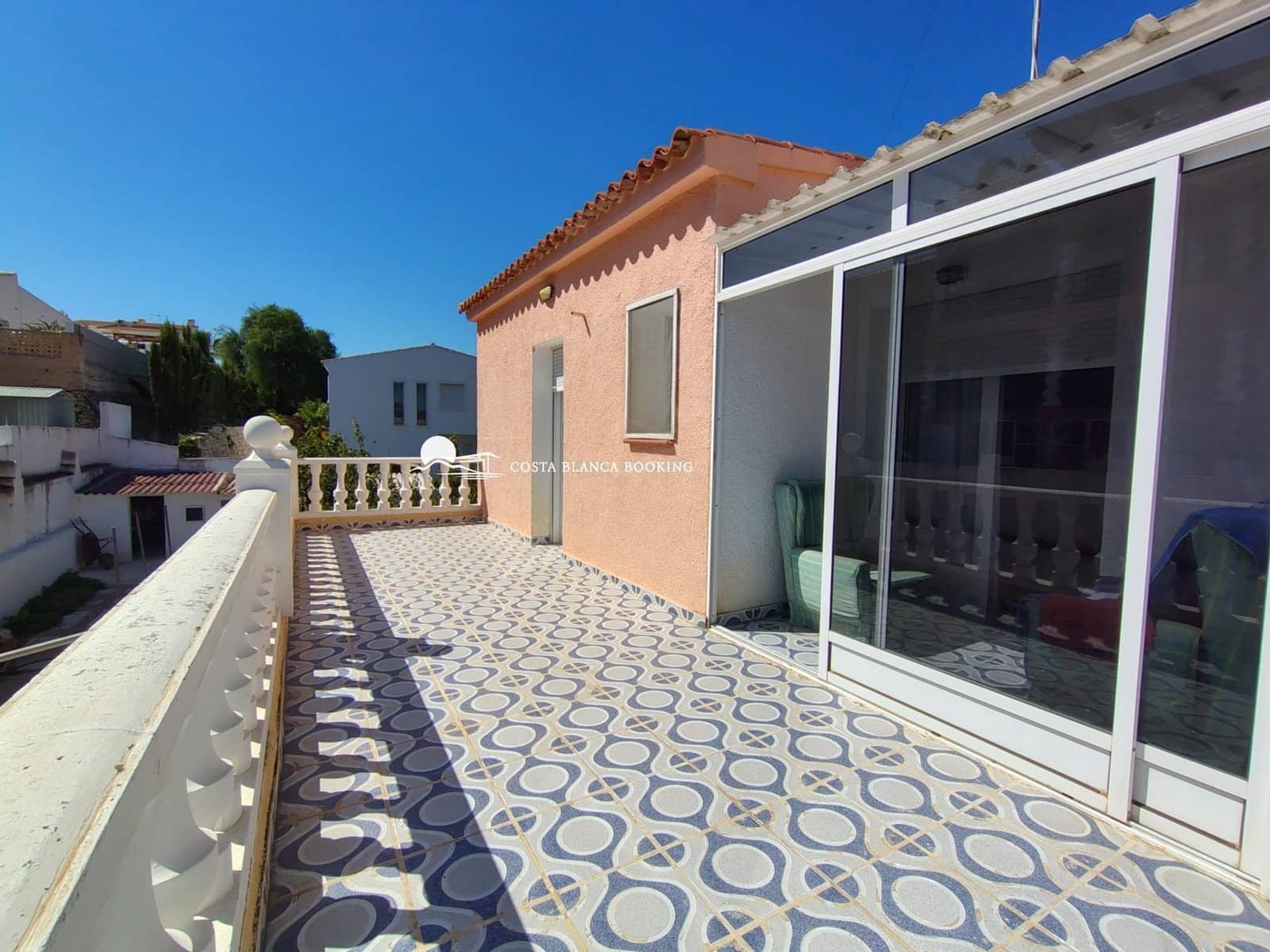 4 bedroom Villa for sale in Alfaz del Pi / L'Alfas del Pi with garage - € 439,000 (Ref: 9582875)