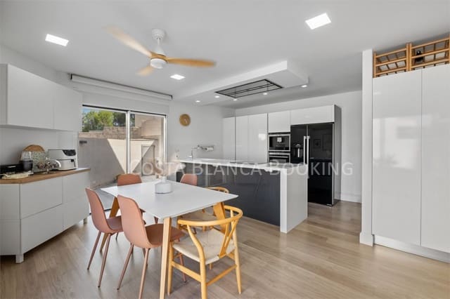 Chalet de 4 habitaciones en Alfaz del Pi / L'Alfàs del Pi en venta - 585.000 € (Ref: 9586363)