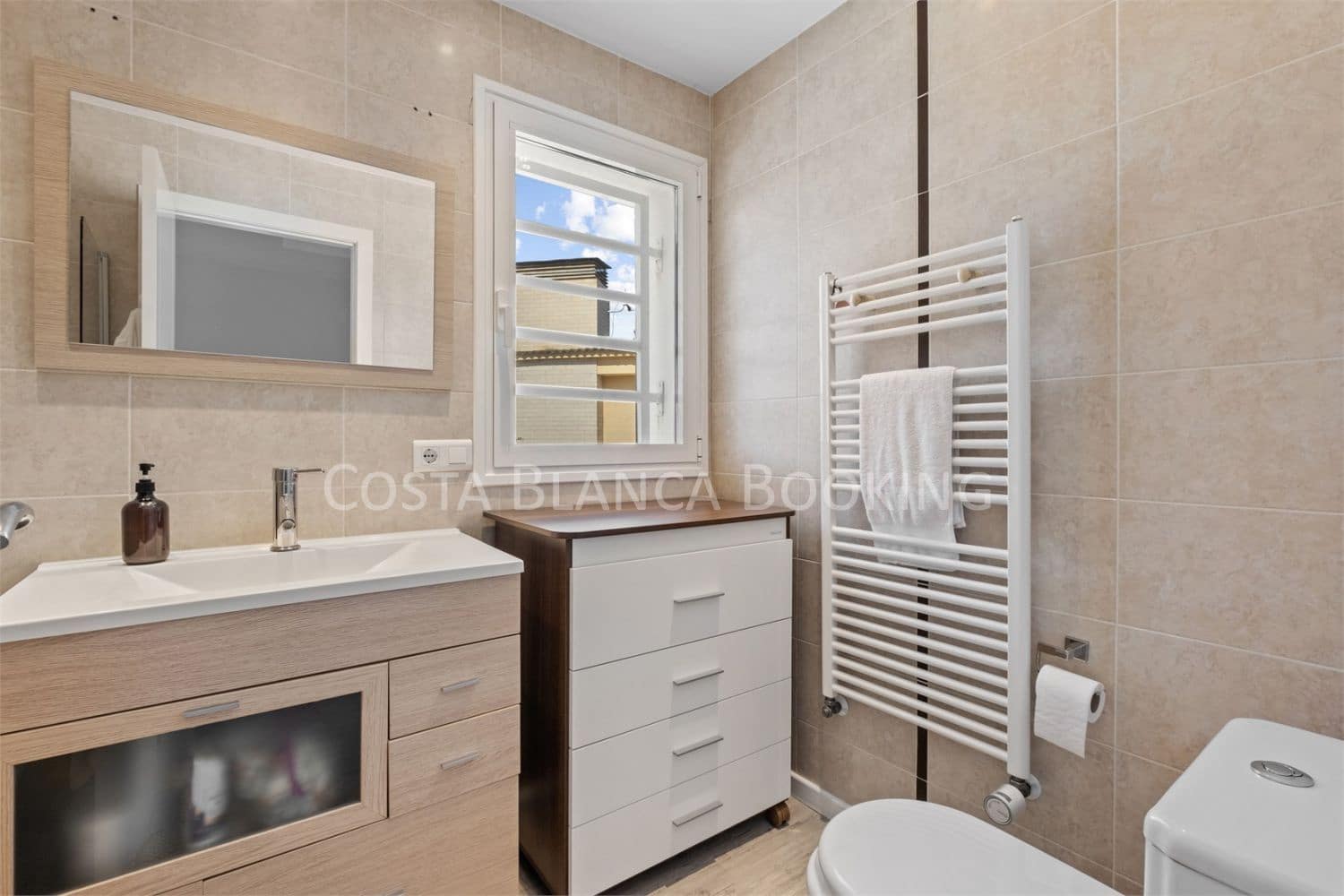 Chalet de 4 habitaciones en Alfaz del Pi / L'Alfàs del Pi en venta - 585.000 € (Ref: 9586363)