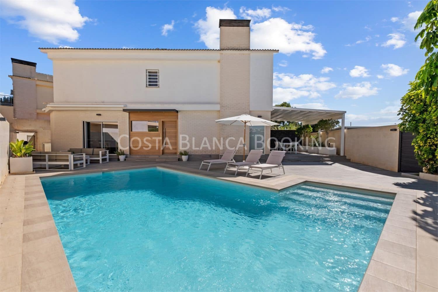 4 slaapkamer Villa te koop in Alfaz del Pi / L'Alfas del Pi met garage - € 585.000 (Ref: 9586363)