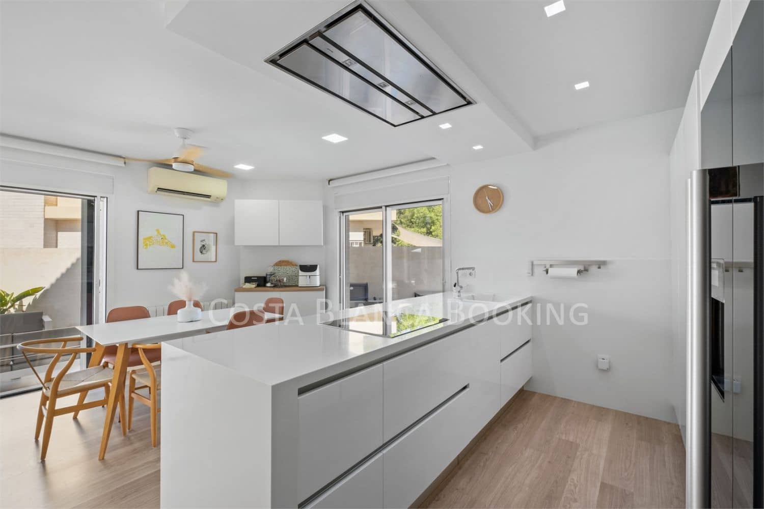 4 slaapkamer Villa te koop in Alfaz del Pi / L'Alfas del Pi met garage - € 585.000 (Ref: 9586363)