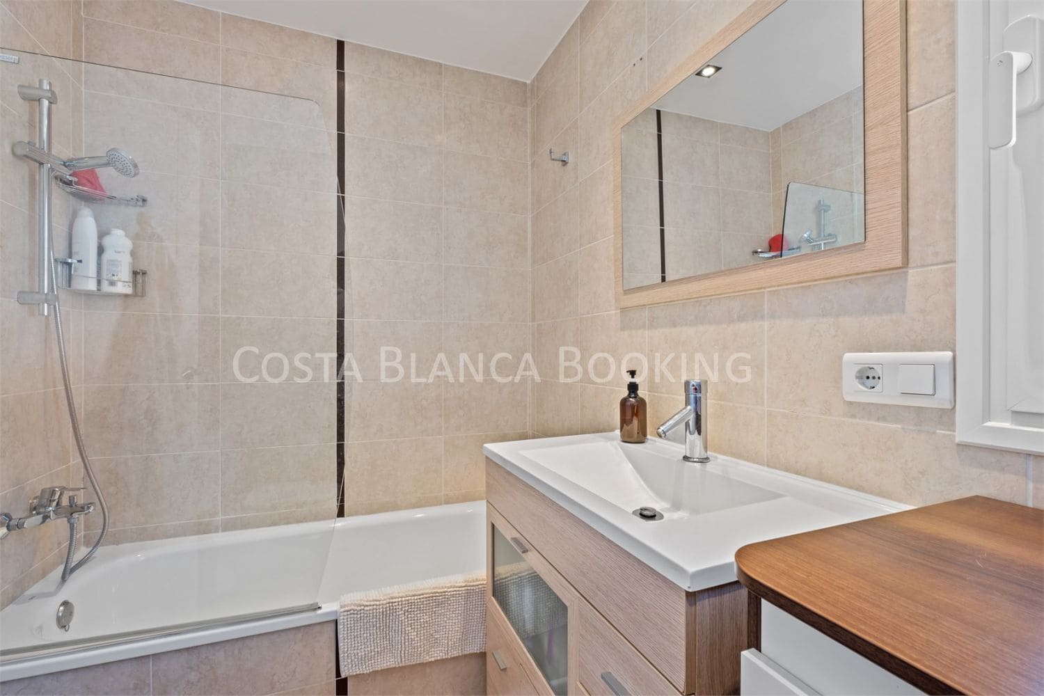 4 slaapkamer Villa te koop in Alfaz del Pi / L'Alfas del Pi met garage - € 585.000 (Ref: 9586363)