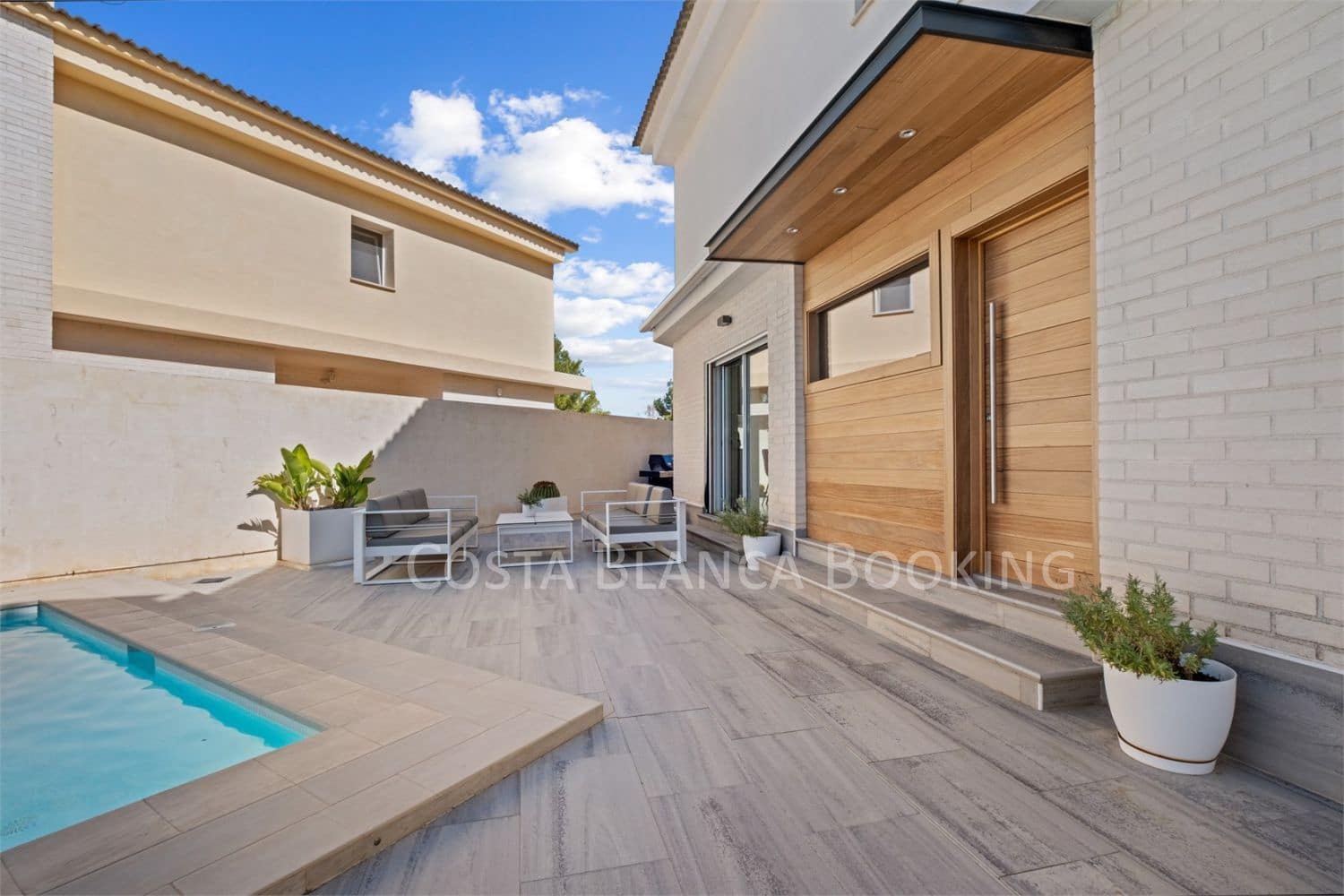 4 slaapkamer Villa te koop in Alfaz del Pi / L'Alfas del Pi met garage - € 585.000 (Ref: 9586363)