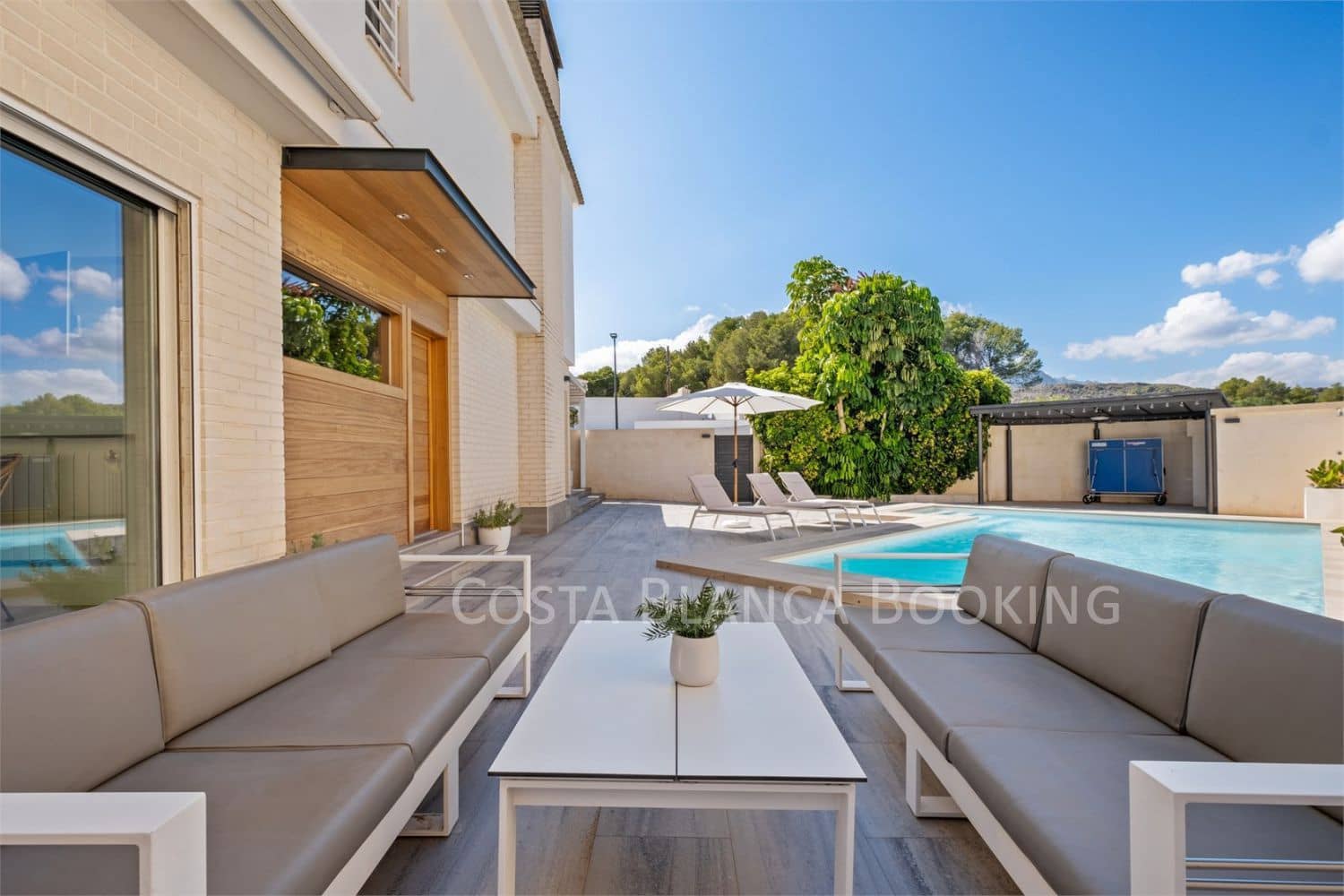 4 slaapkamer Villa te koop in Alfaz del Pi / L'Alfas del Pi met garage - € 585.000 (Ref: 9586363)