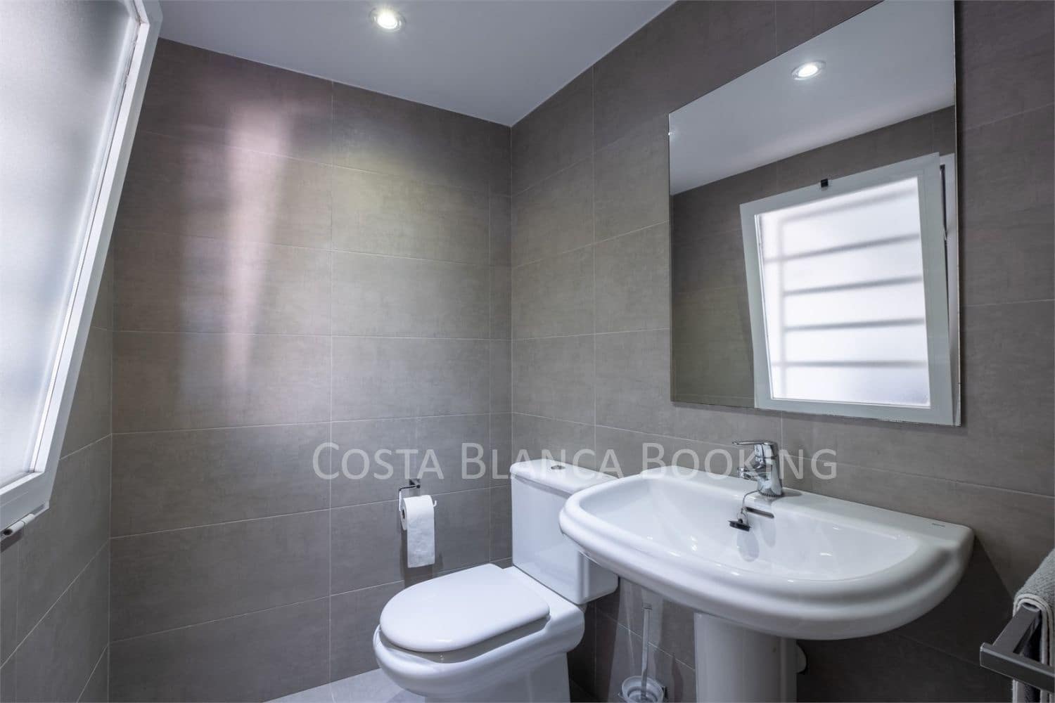 4 slaapkamer Villa te koop in Alfaz del Pi / L'Alfas del Pi met garage - € 585.000 (Ref: 9586363)