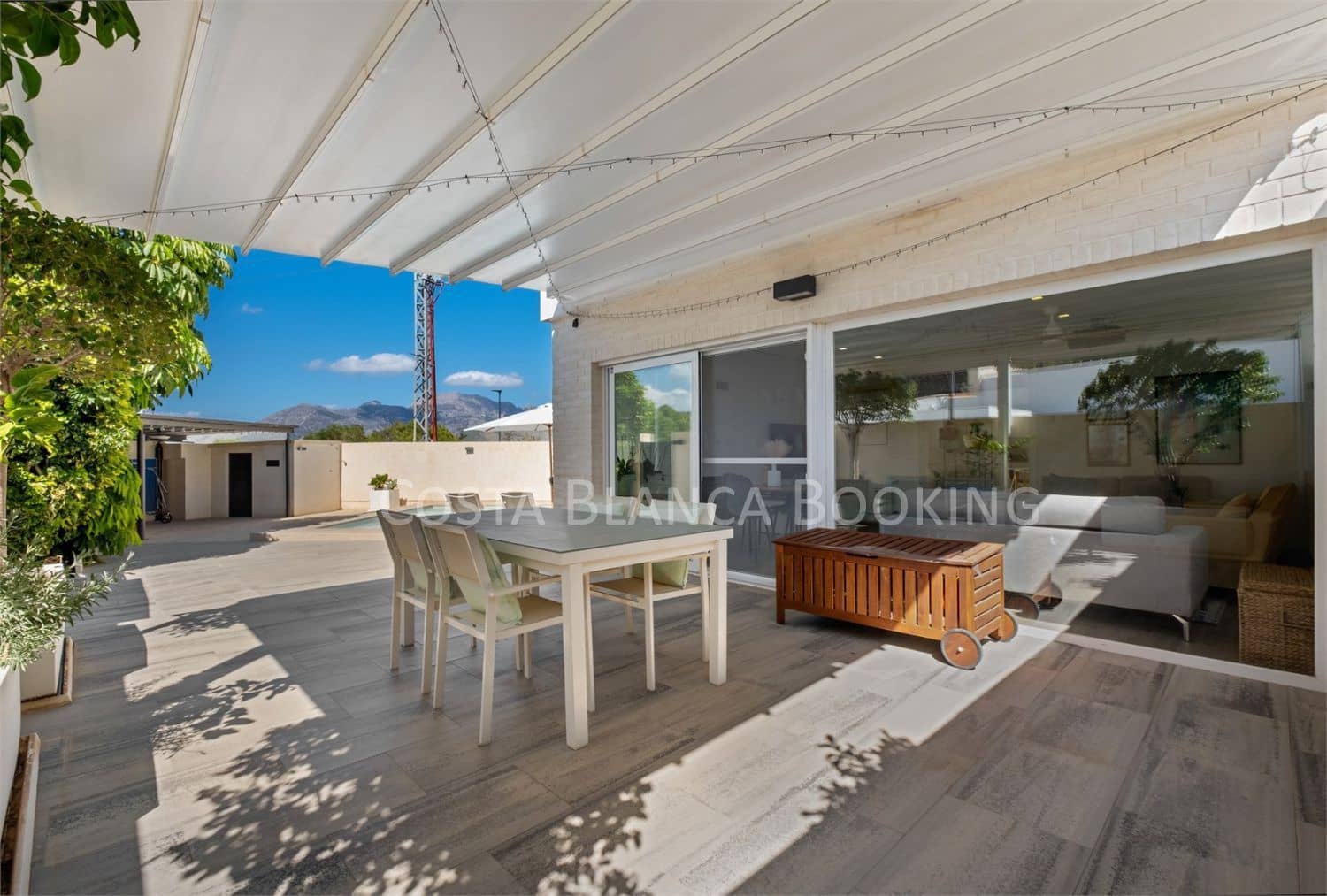 4 slaapkamer Villa te koop in Alfaz del Pi / L'Alfas del Pi met garage - € 585.000 (Ref: 9586363)