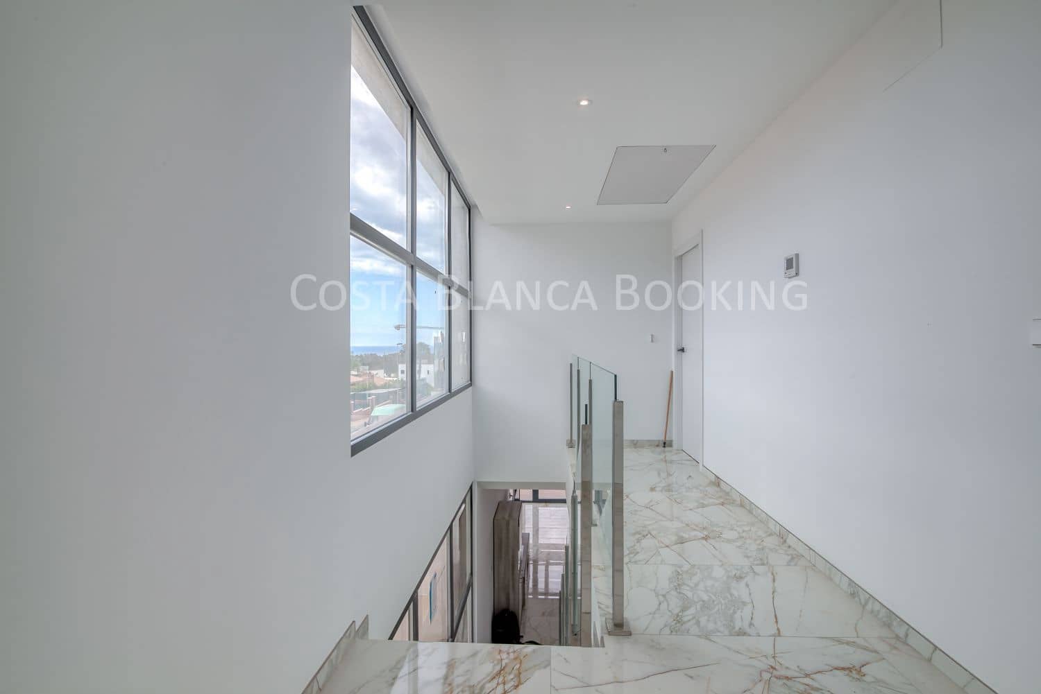 4 bedroom Villa for sale in Finestrat - € 920,000 (Ref: 9599476)