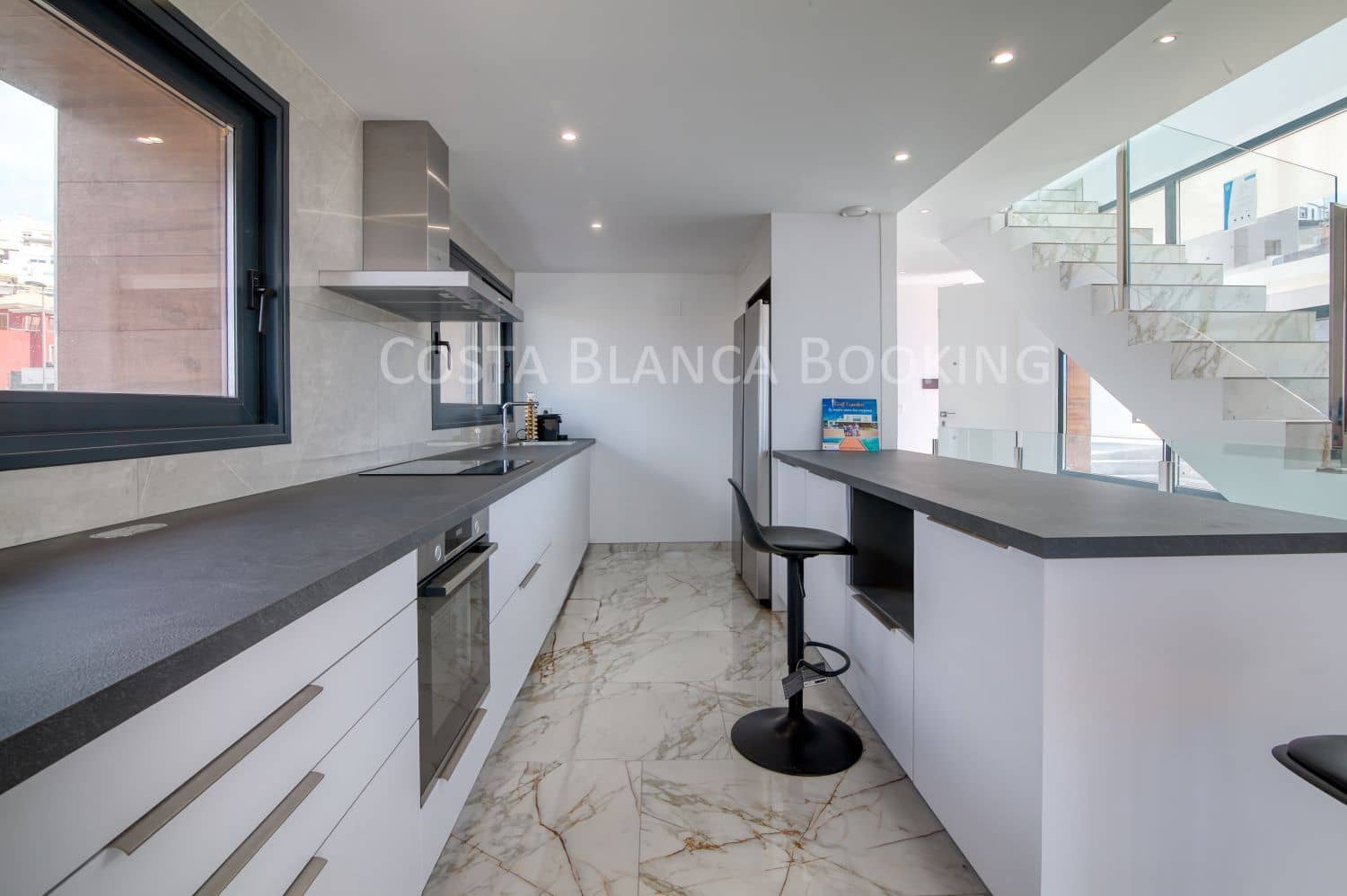 4 bedroom Villa for sale in Finestrat - € 920,000 (Ref: 9599476)