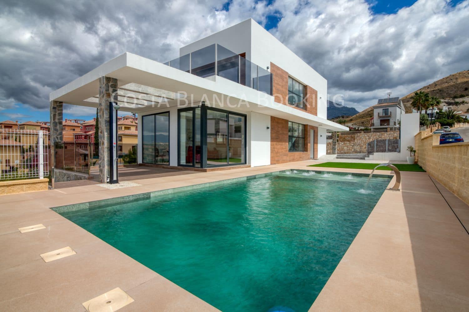 4 bedroom Villa for sale in Finestrat - € 920,000 (Ref: 9599476)