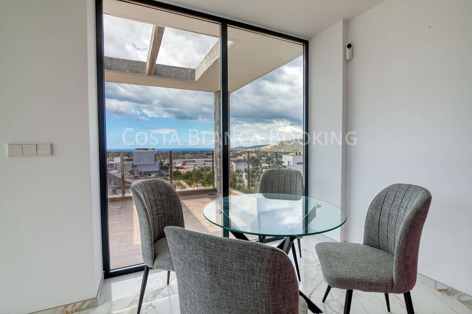 4 bedroom Villa for sale in Finestrat - € 920,000 (Ref: 9599476)